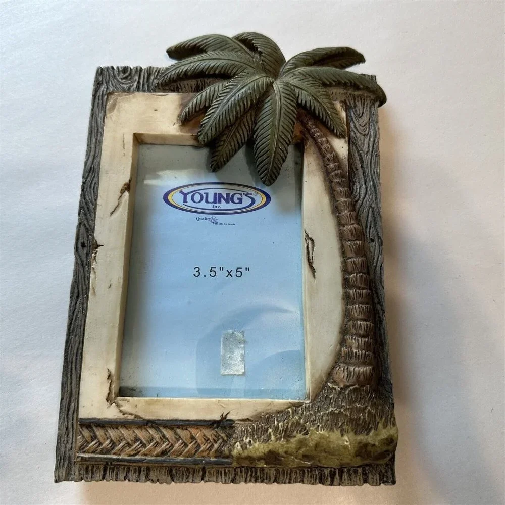 Vintage Young's Inc Picture Frame Palm Tree Island Tiki Resin 3.5 x 5